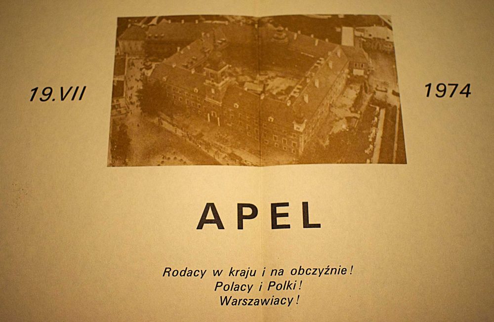 Zamek Królewski w Warszawie - Apele z 1971-74 ,trzy książki ,pocztówka