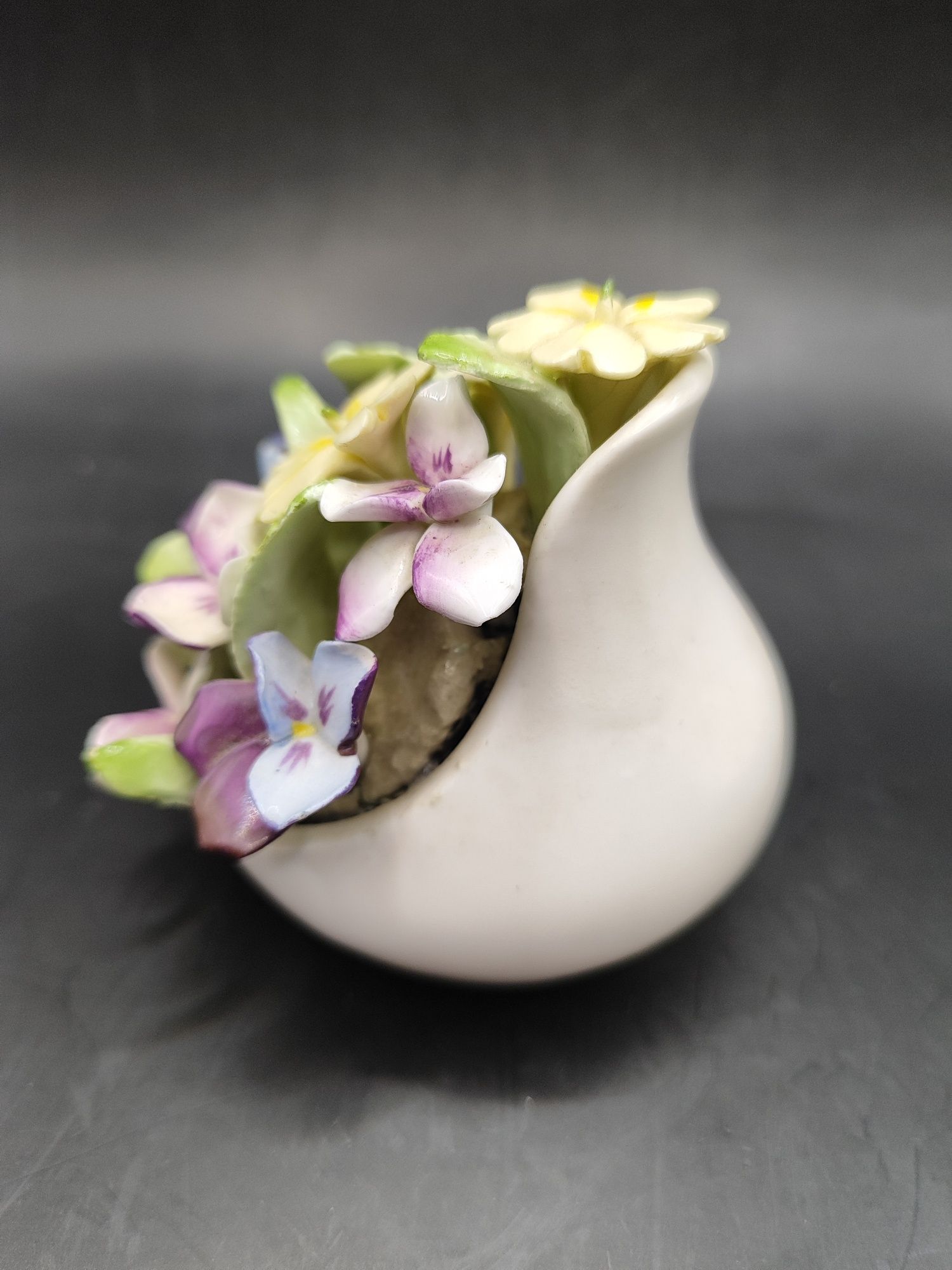 Royal Doulton porcelanowe kwiaty w wazonie bratki posy Vintage