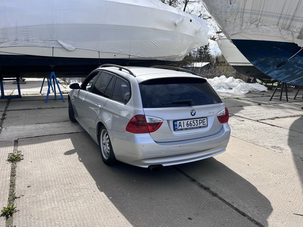 Продам машину BMW 318i