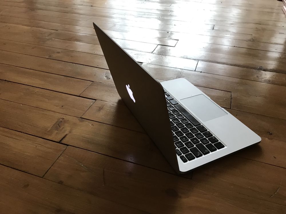 MacBook Pro (Retina, late "13") i5/16 ram/121 ssd