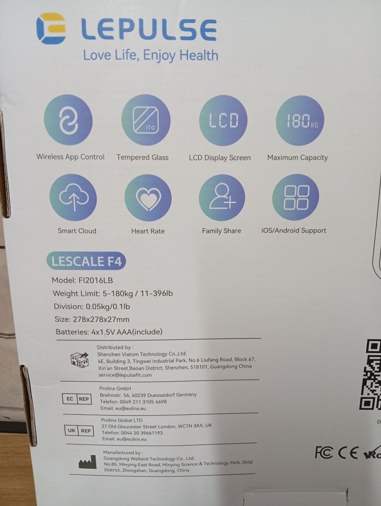 Waga łazienkowa lepulse lescale f4 mierzy tkankę tłuszczową itp.