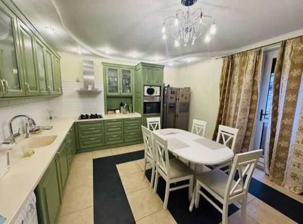 Здається будинок на Басах