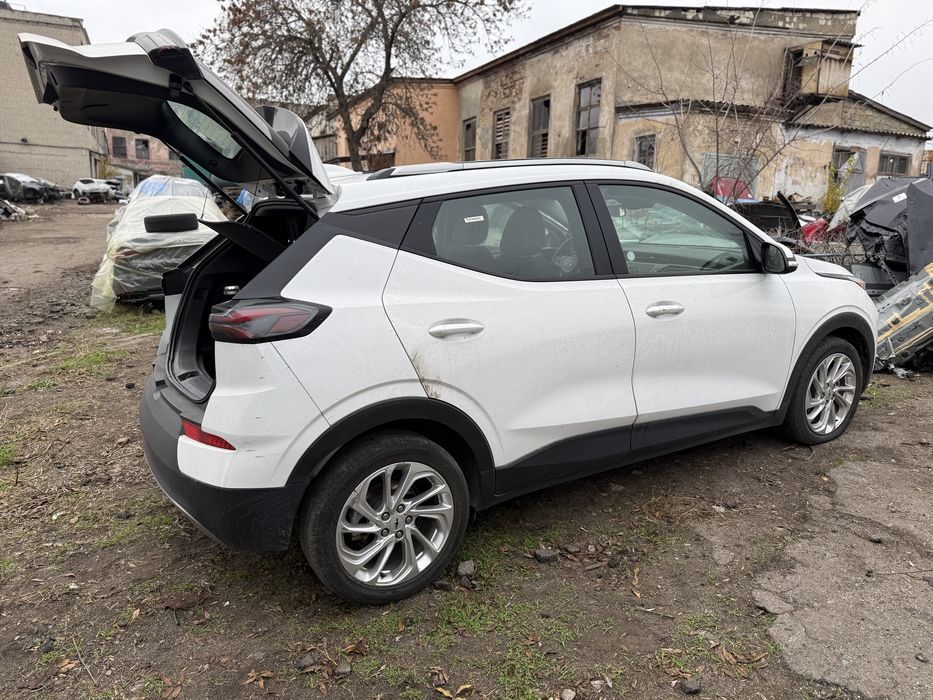 Бампер Chevrolet Bolt EUV 2023
