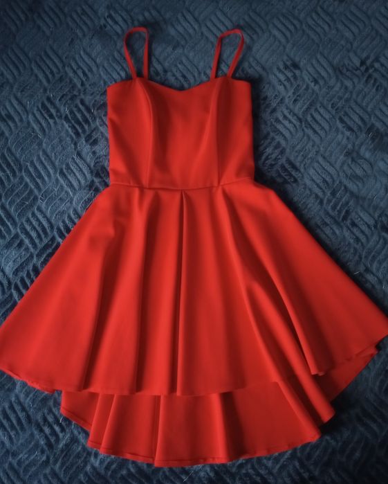 Sukienka rozkloszowana czerwona krótka 36