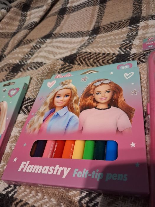 Wyprzedaż!! Barbie artykuły plastyczne kredki flamastry farby prezent