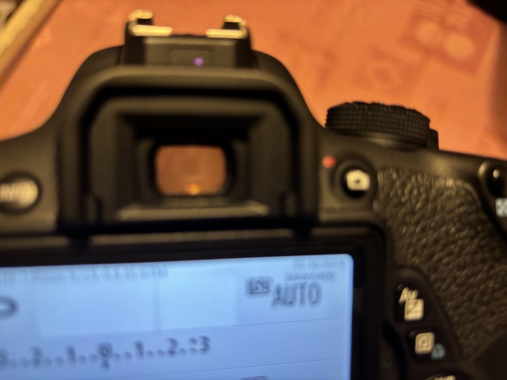 Canon 700d com objetiva 18-135