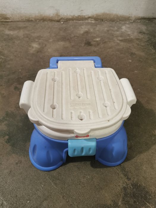 Nocnik tron Fisher Price