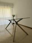 Mesa de refeições de metal e vidro Douglas El Corte Inglés
