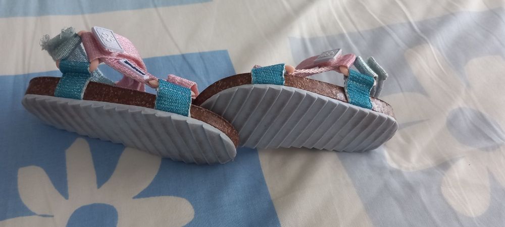 Sandálias Disney Tam 22  ( Portes Incluídos)