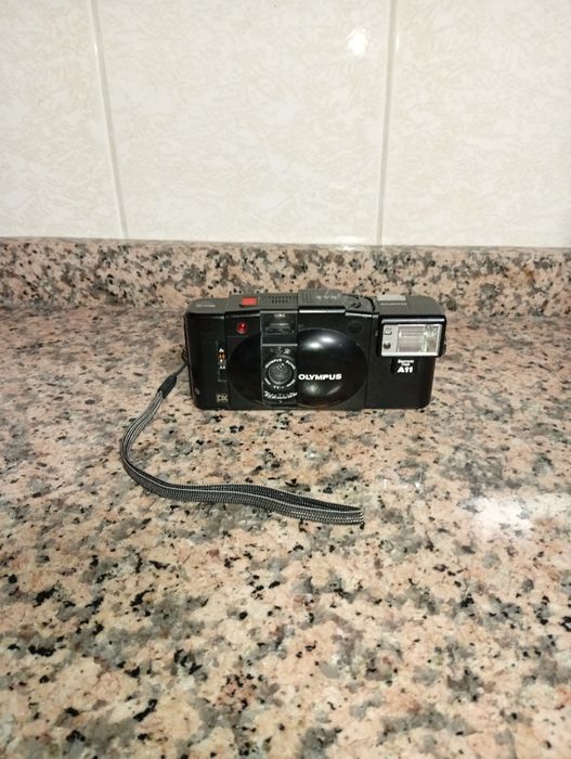 Câmara analógica Olympus XA 3
