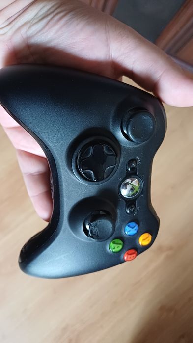 Продам Xbox 360 slim
