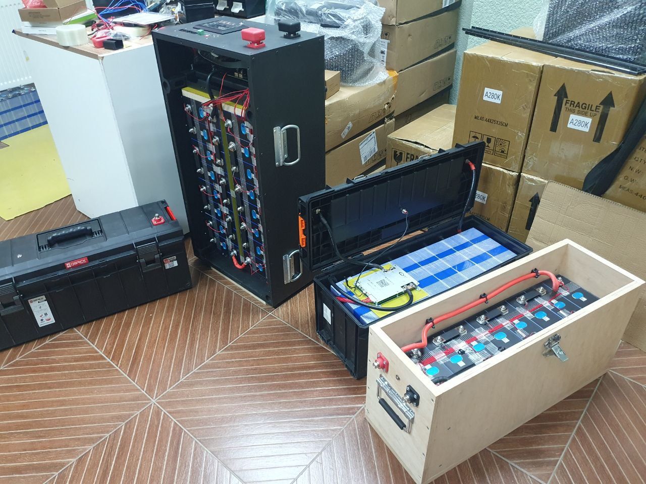 Акумуляторна комірка 150 Aч  LiFePO4, 3.2V 150Ah 100 12 24 ячейка