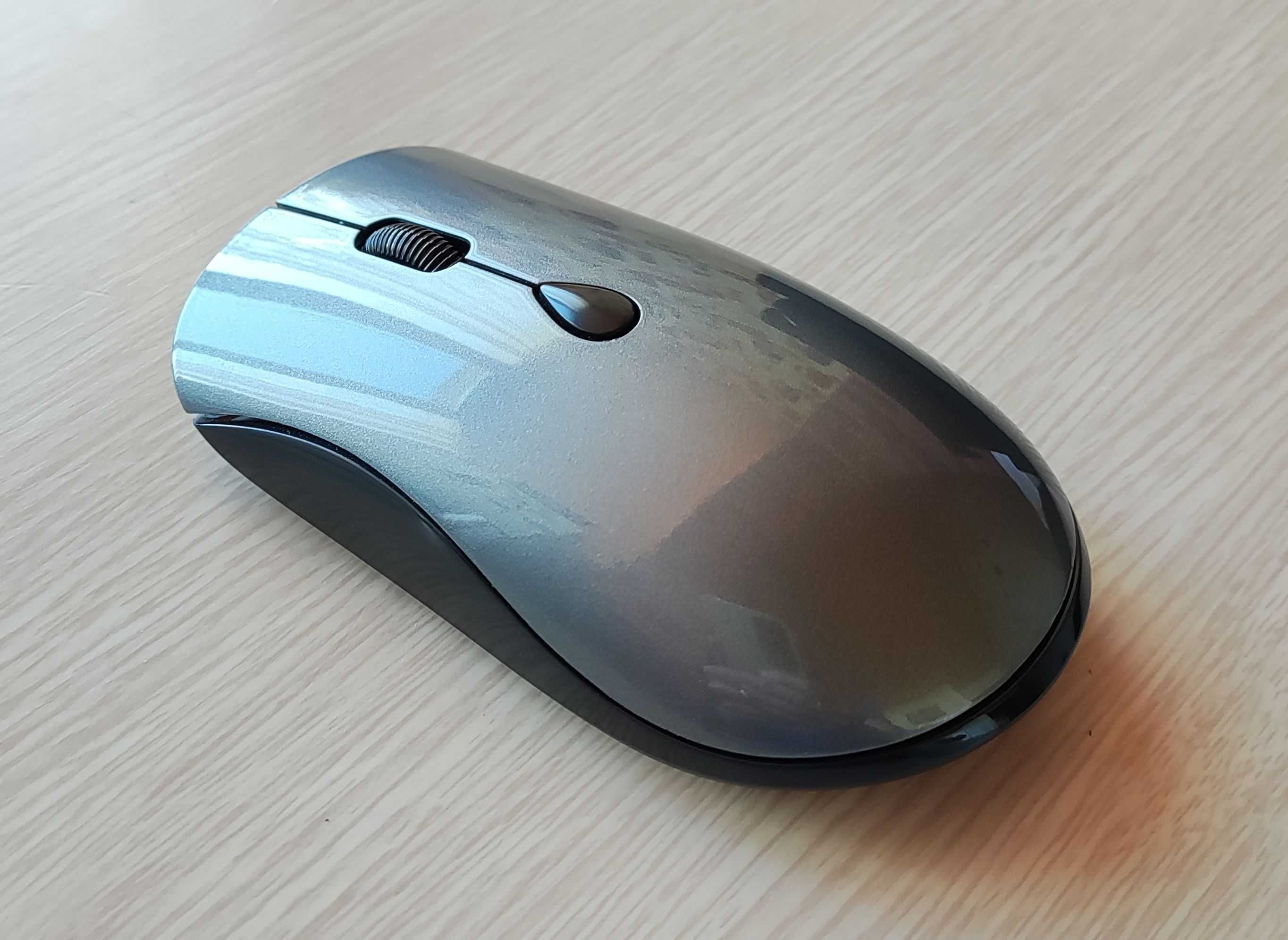 Миша комп'ютерна з тихими кнопками та невидимим світлодіодним датчиком