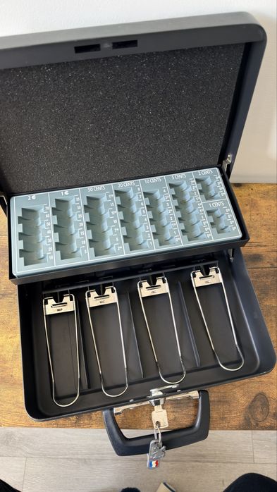 Maleta cofre dinheiro