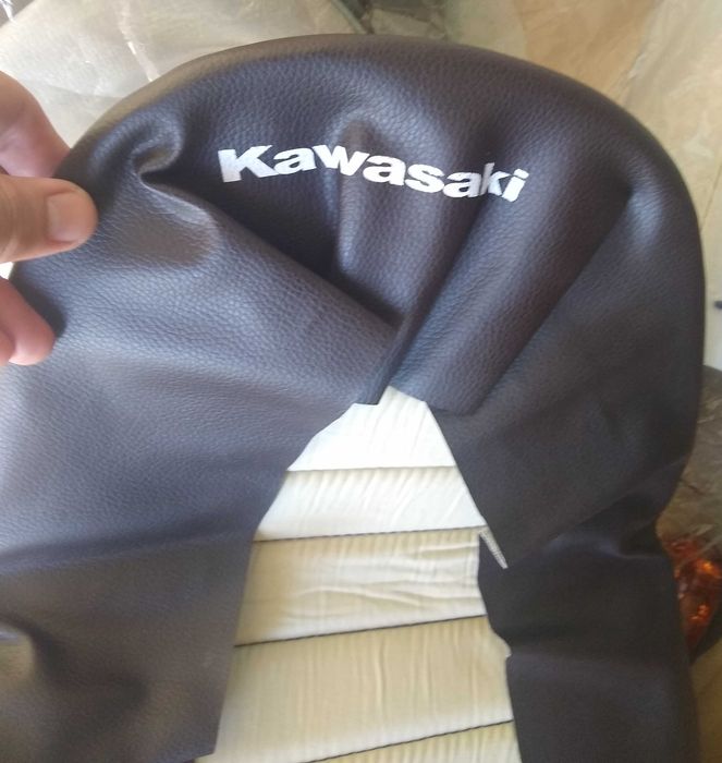 фирменный новый чехол на сидение Kawasaki W 650 W 800  седло