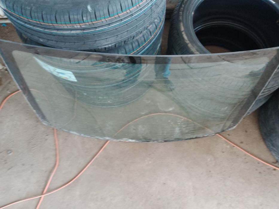 Szyba tył Opel Vectra B sedan 96r Drzwi błotnik posiadam dużo czesci