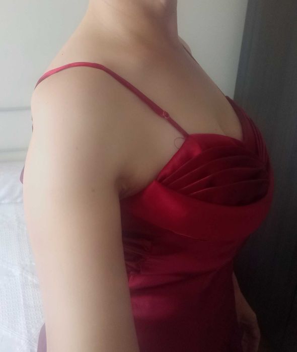 Vestido vermelho clássico T.40 tipo cetim 20€