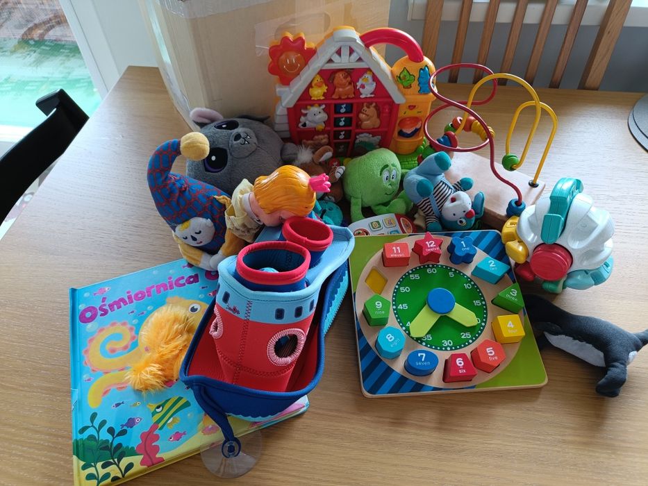 Zestaw paczka zabawek maskotek książeczka dla dziecka maluszka