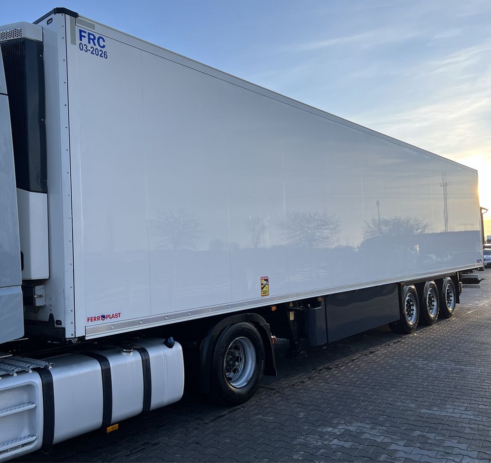 Wynajem Ciągników SCANIA/Mercedes i Chłodnie Schmitz