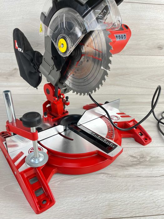 Торцювальна пила EINHELL TC-MS 2112 стан бу із німеччини