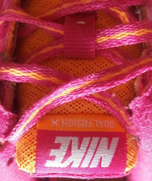 фирменные,яркие,легкие кроссовки для бега nike dual fusion