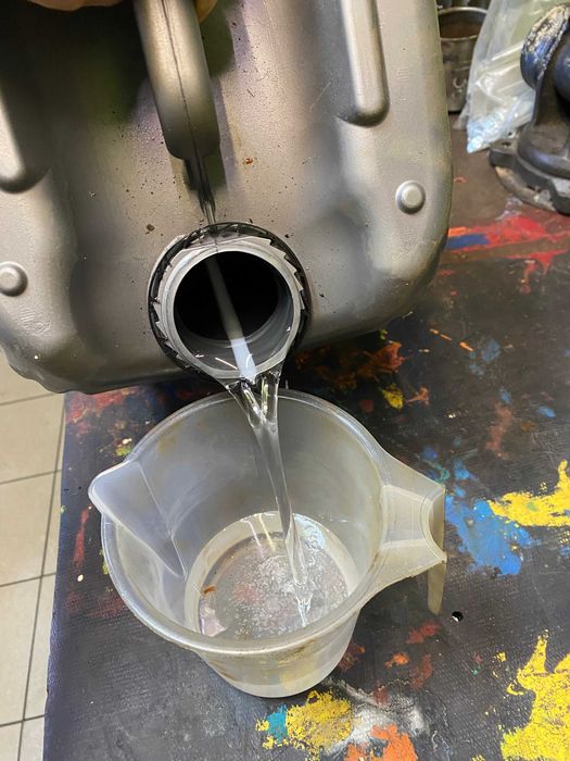 Продаємо масло для свердловинних насосів