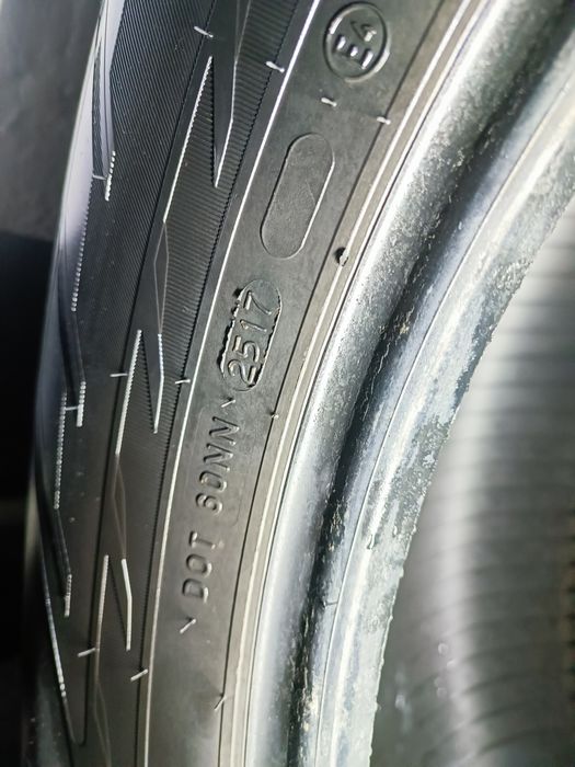 Продам зимову гуму 265/60/18 nokian hakkapelitta