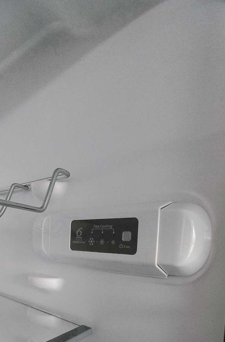 Холодильник бу  Indesit LI9 S1Q W с  морозильной камерой