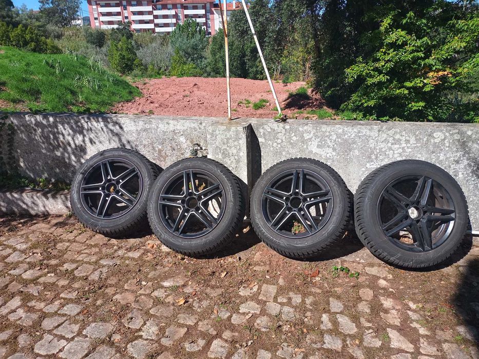 Pneus de muita qualidade vendem-se