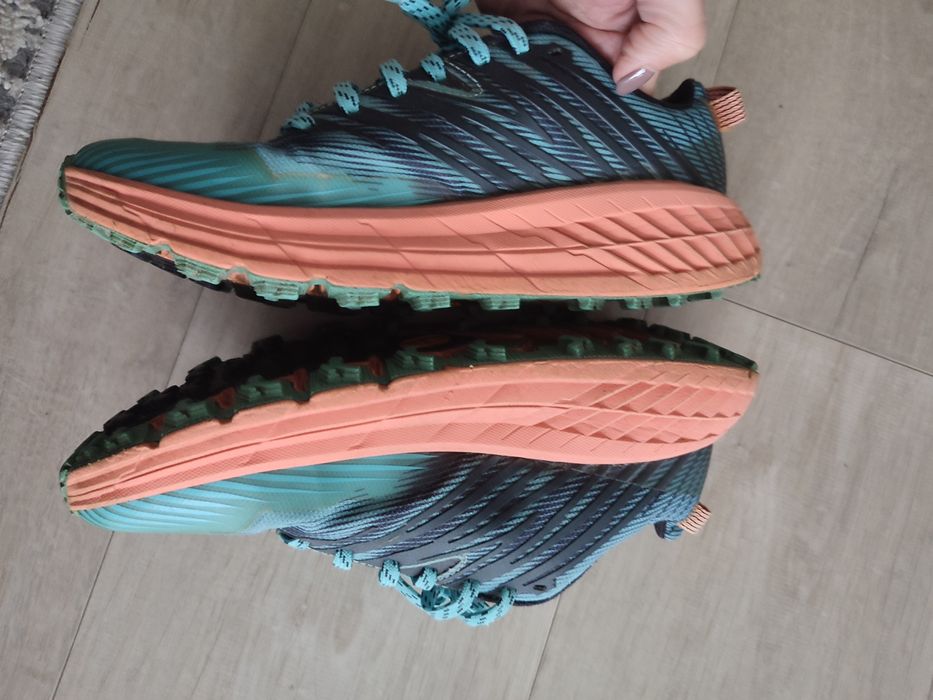 Hoka One Speedgoat 4 Damskie r.39 1/3 długość wkładki 24,5 cm.