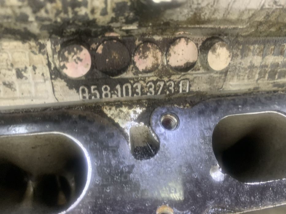 Гбц 1.8T 20V 058103373d головка блоку циліндрів Skoda VW Seat Audi AUM