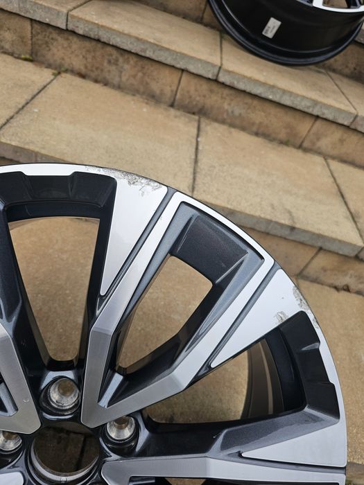 Felga 19cali 5x108 7.5j et50.5 oryginal Volvo