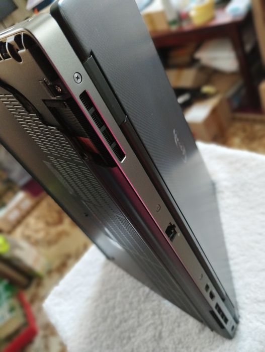 Dell Precision 7530 UHD i7-8850H/16gb DDR4/SSD 256gb/NVidia P2000