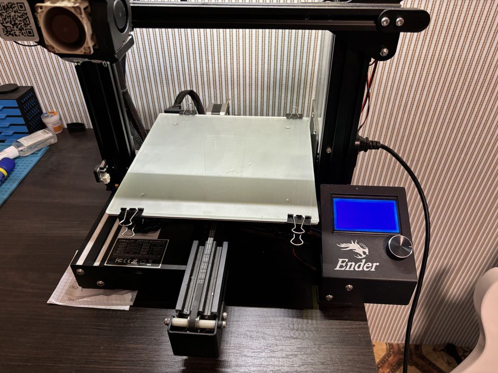 Продам 3д принтер Ender 3 pro