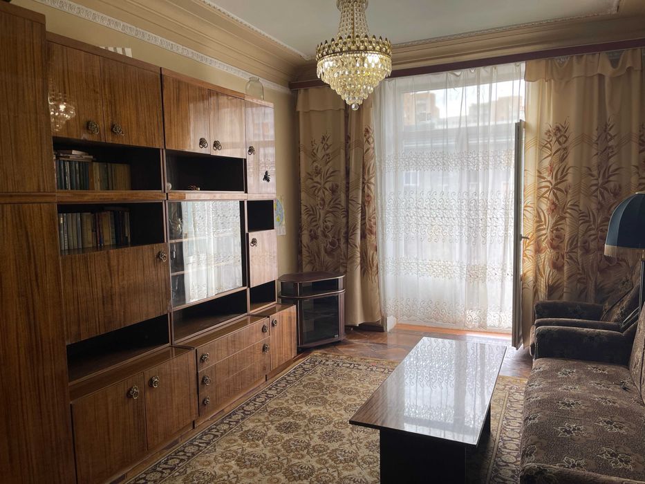 Продам Сталинку, в доме со шпилем, на Плехановской.(404261)