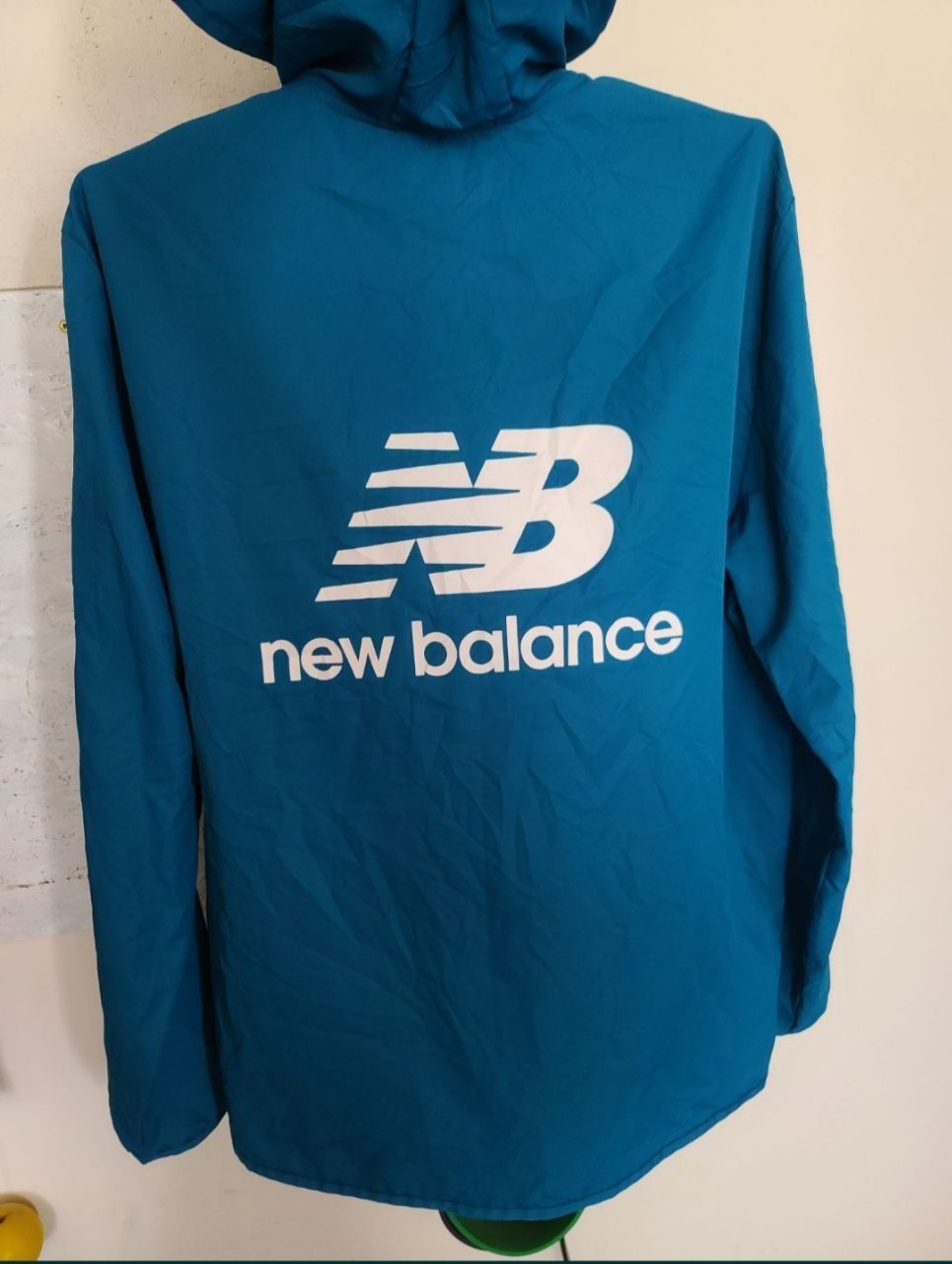 Ветровка куртка new balance