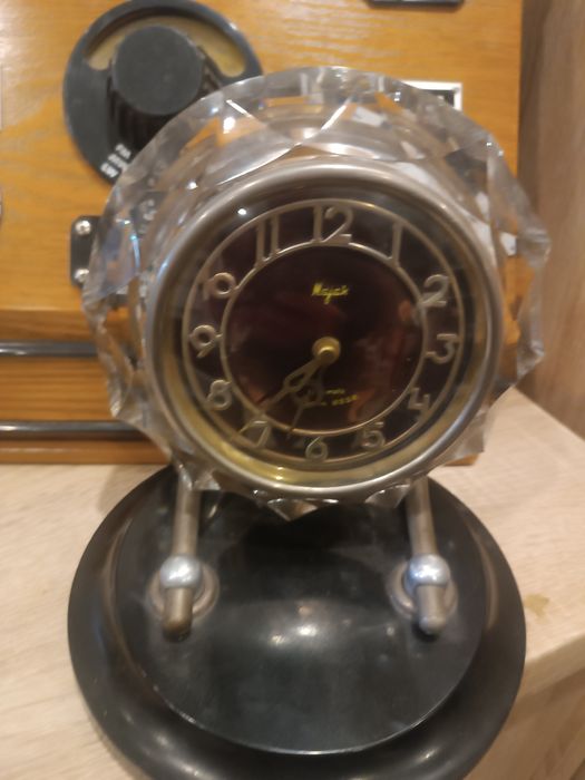 Zegar  kominkowy majak kryształ