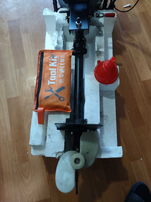 Silnik spalinowy zaburtowy MAGNUM 5KW Nieużywany