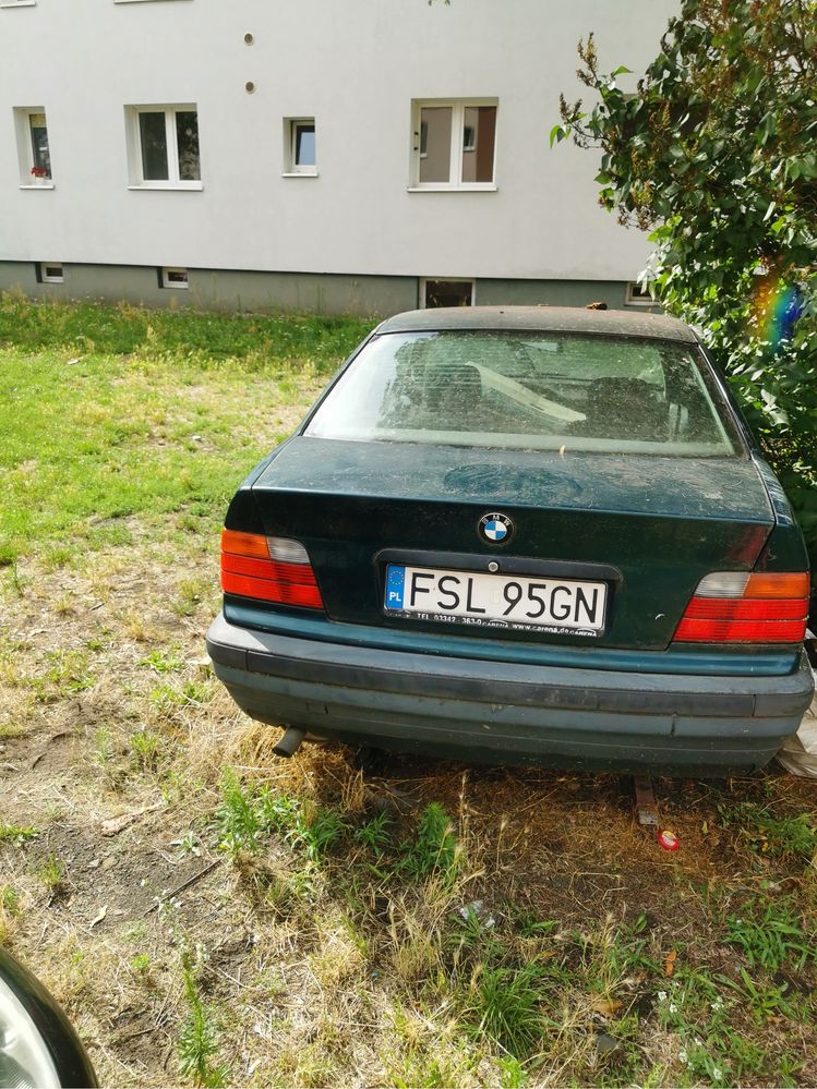 Sprzedam bmw e36 lekko uszkodzone