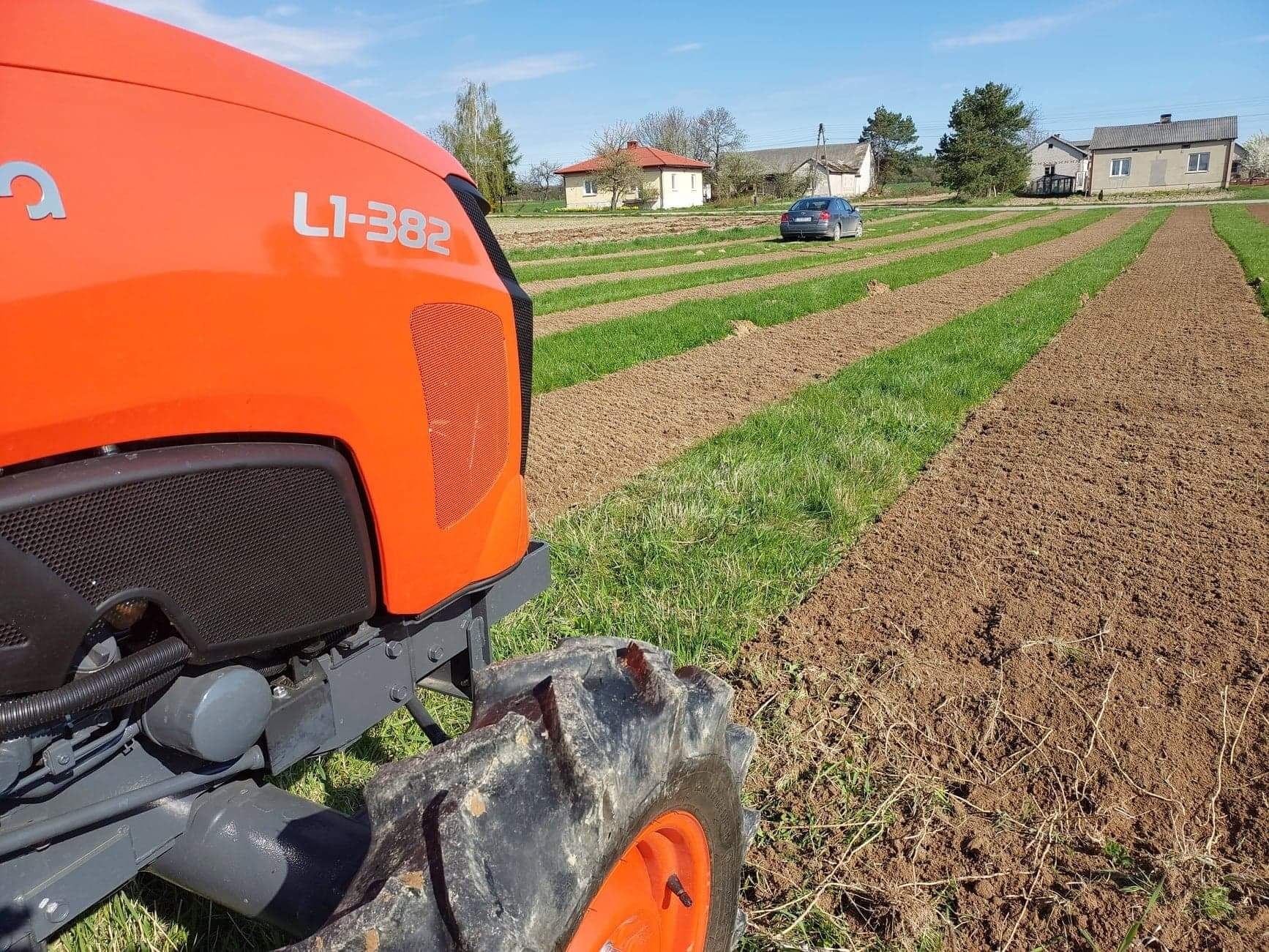 Koszenie kosiarką bijakową, prace glebogryzarką separacyjną