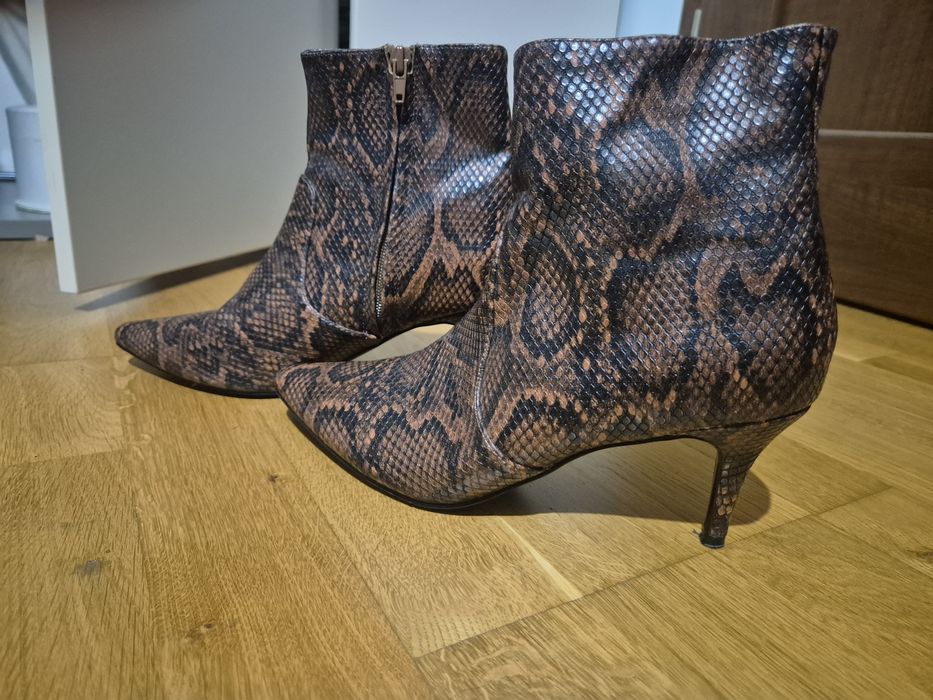 Botki skóra węża r. 38