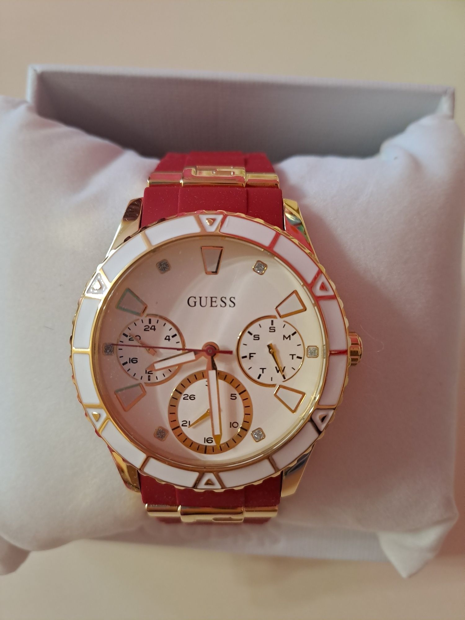 Годинник Guess фірмовий оригінал наручний