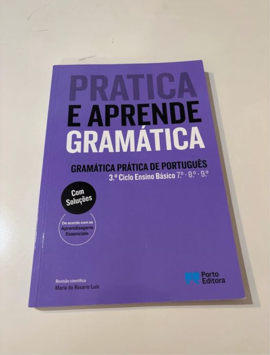 Livro de preparação de gramática para o exame de 9° ano de português