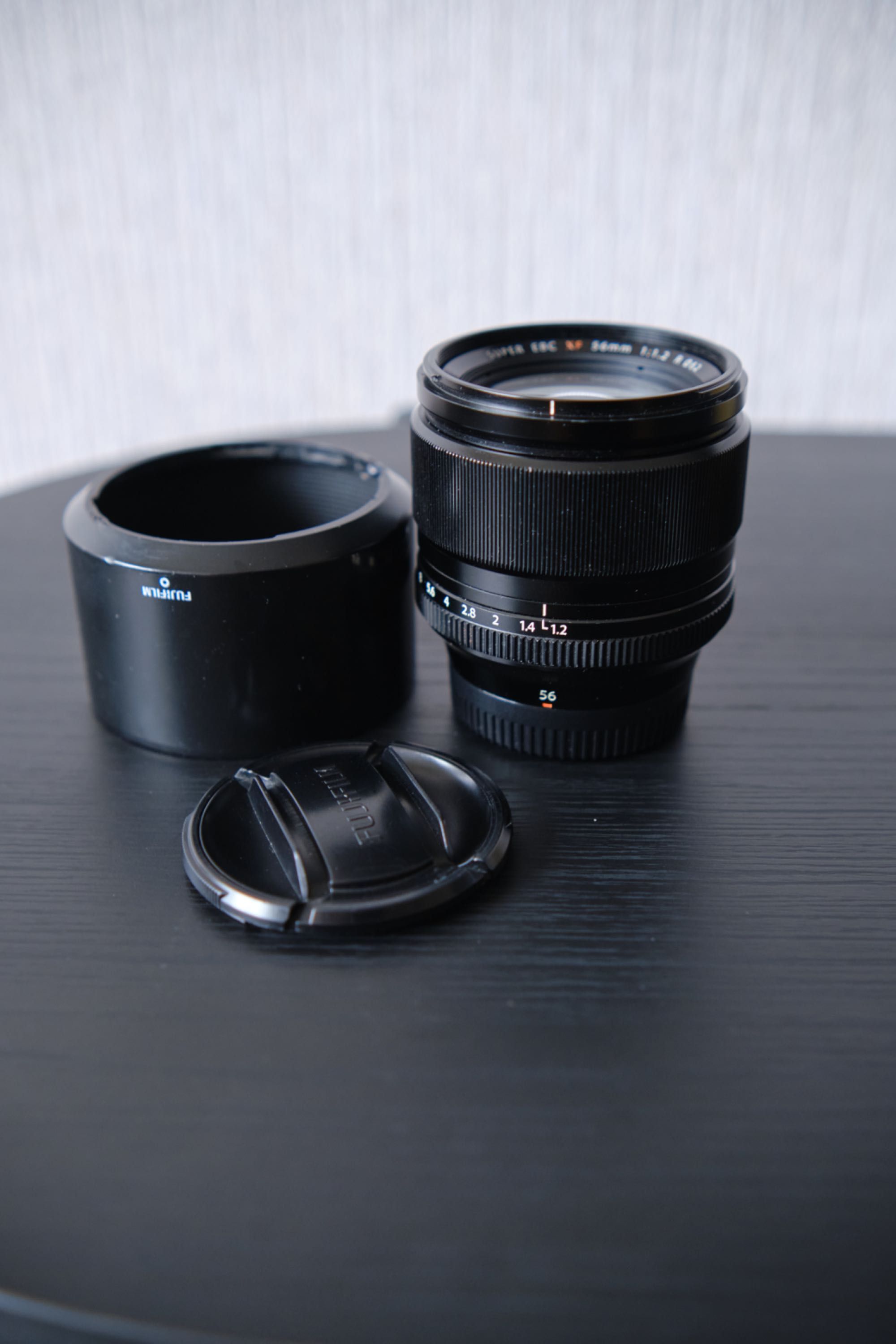 Об’єктив Fujifilm XF 56 мм f/1.2 R