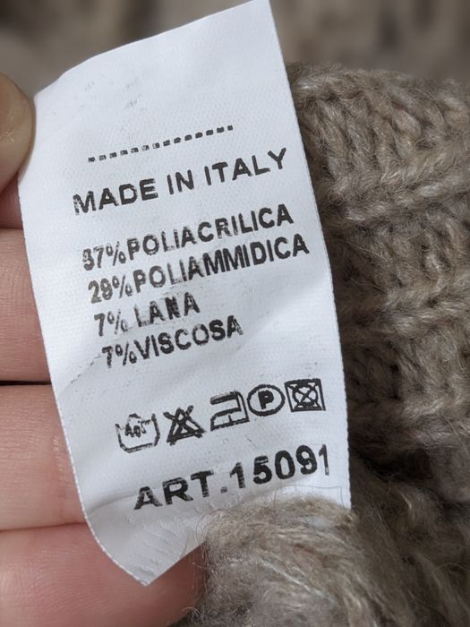 sweter damski ares marki dstreet