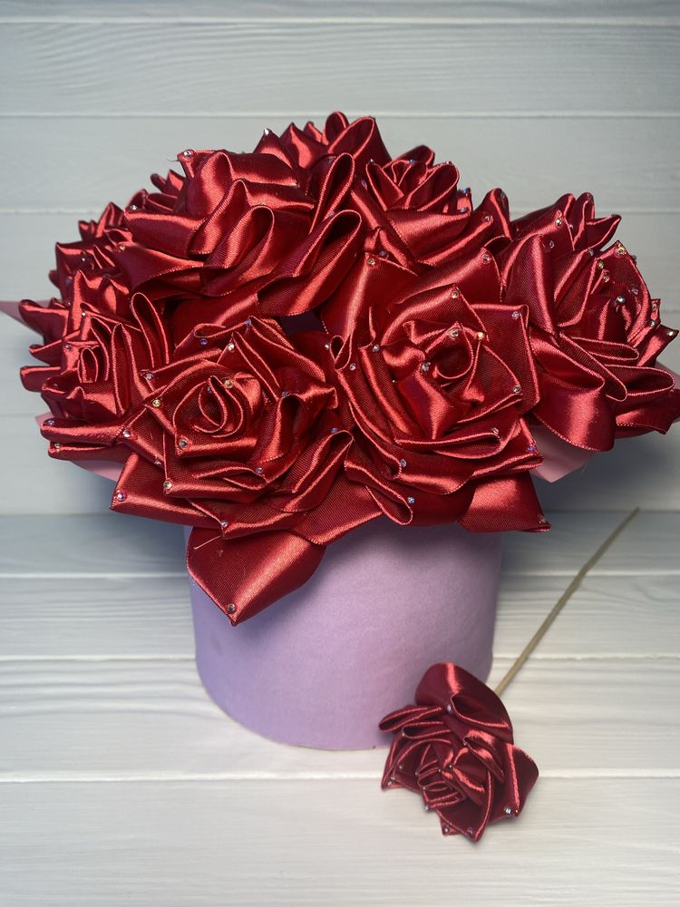 Троянди з атласної стрічки ціна за букет