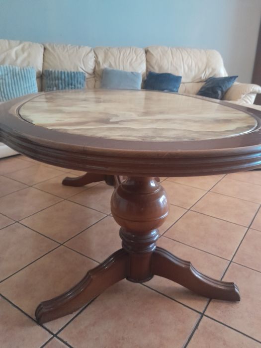 Piękna ława marmurowa