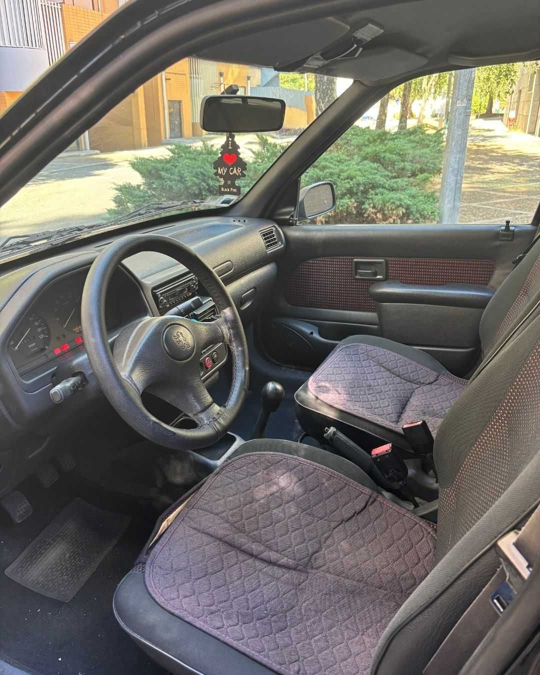 Peugeot 106 1.0 Gasolina (1998)