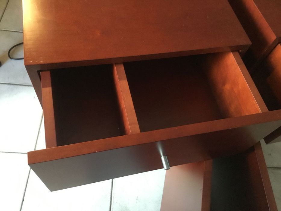 Komoda biurowa z płyty MDF używana. Szer. 45 gł. 42,2 wys. 72 cm.