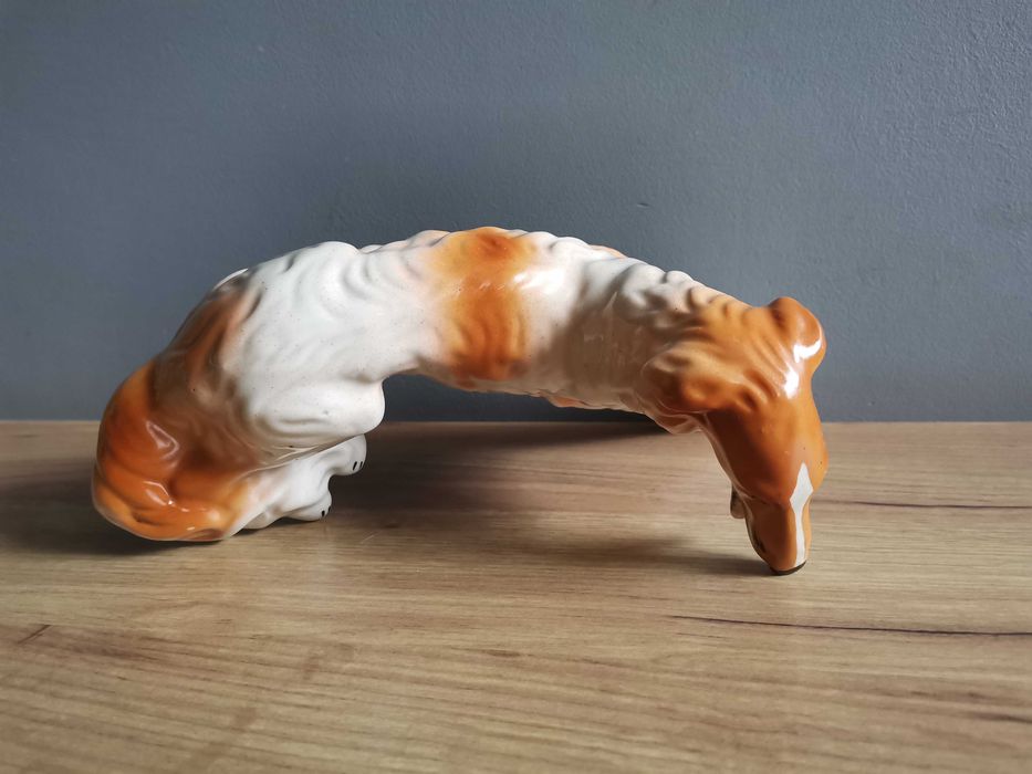 Stara figurka Chart Borzoj porcelana Steatyt  Z. Buksowcz PRL 1960